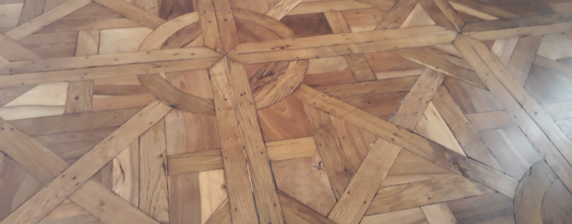 Rénovez vos revêtements en bois !